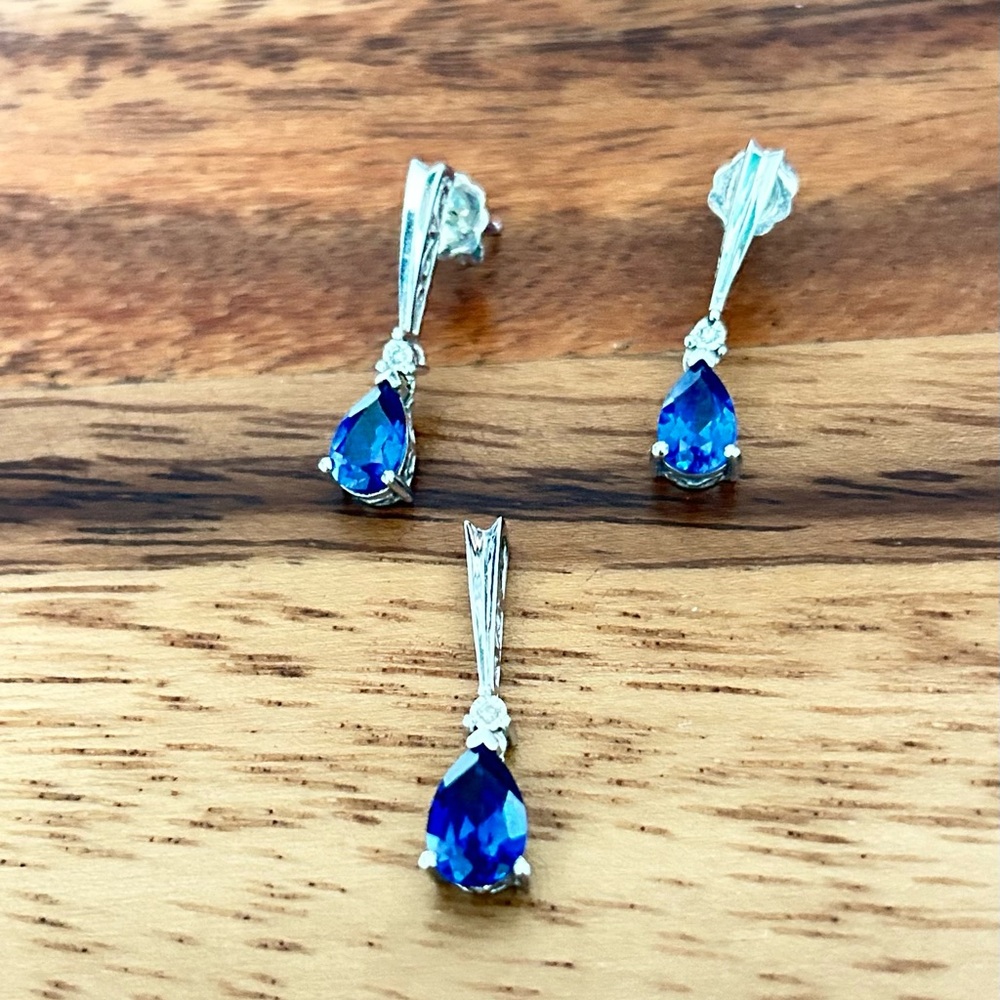 Elegant Blue and Silver Jewelry Set